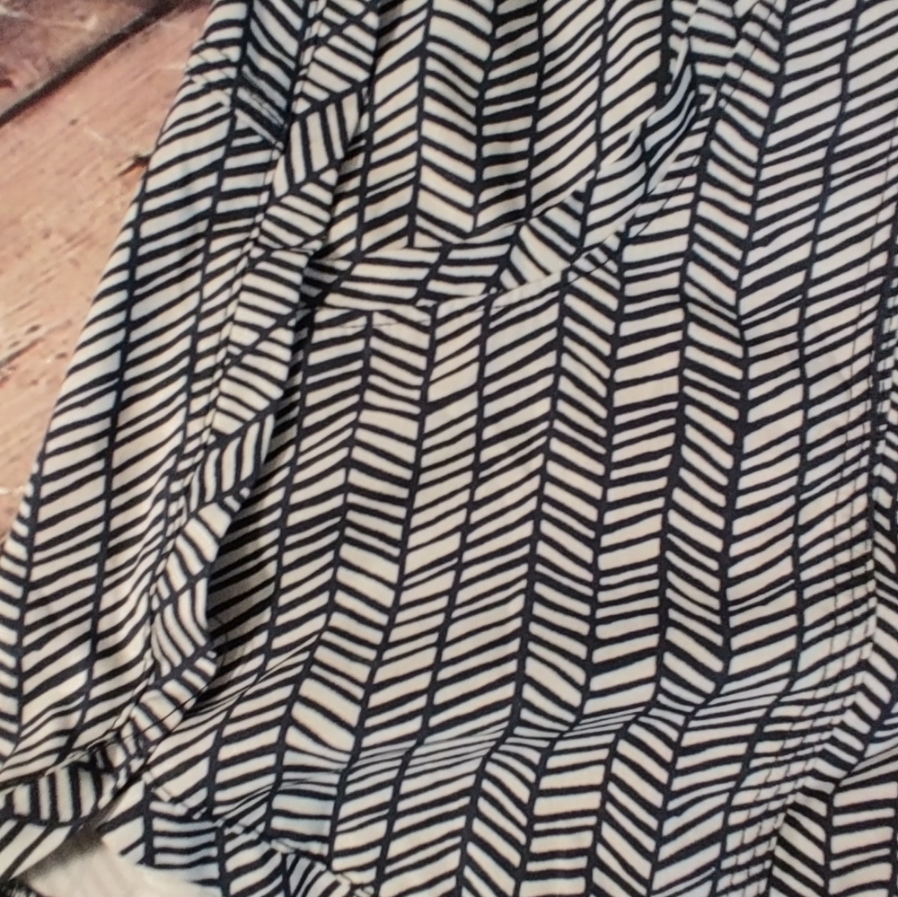 Athleta Tropic Stellar Navy Shorts Med - Picture 8 of 16